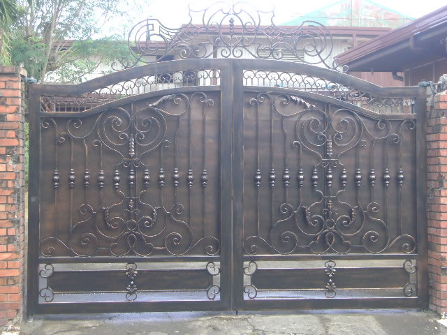 Entrance Gate in Antique Copper Finish