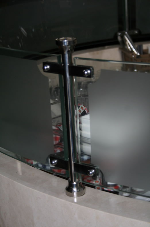 Counter Top Curved Glass with frosted