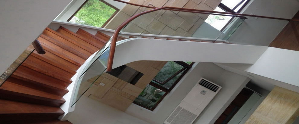 Frameless Glass Winding Staircase