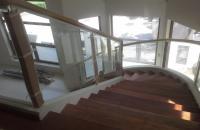 Frameless Glass in Winding Staircase using Curved Clear Tempered Glass