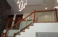 glass-stair-railing-classic-contemporary-design